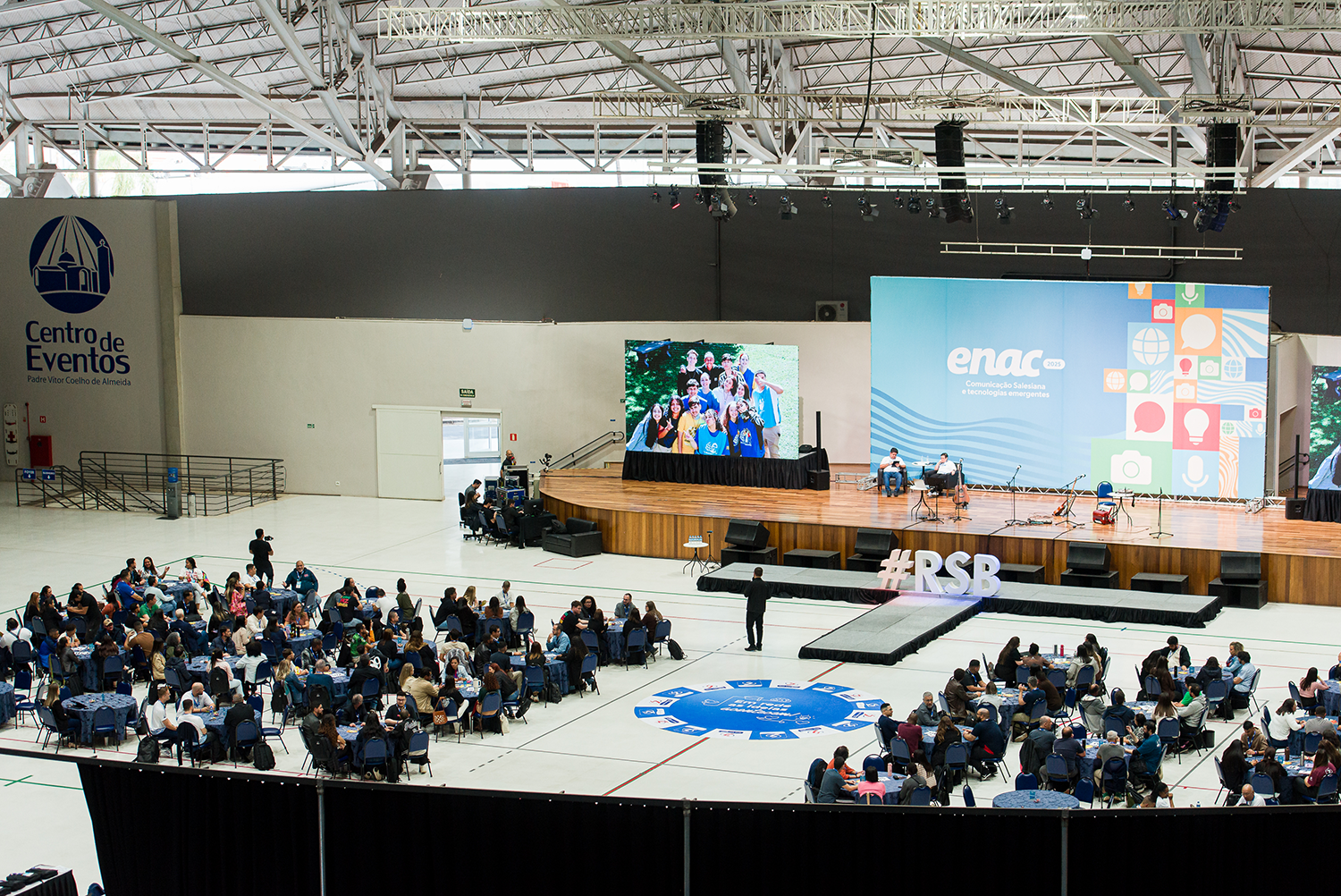 ENAC 2025: Encontro tem início com espiritualidade, escuta e reflexão sobre o papel carismático da comunicação