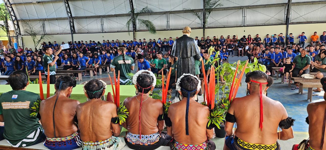 Cerca de 300 participantes de seis comunidades reunidos